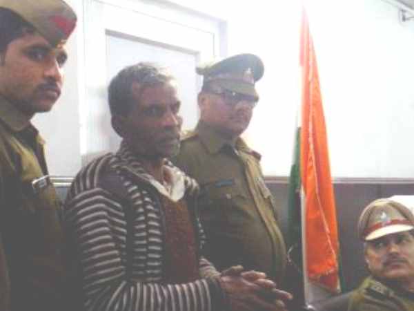 उन्नाव: मां से अवैध संबंधों का विरोध करने पर बेटे की बर्बर हत्या उन्नाव: मां से अवैध संबंधों का विरोध करने पर बेटे की बर्बर हत्या
