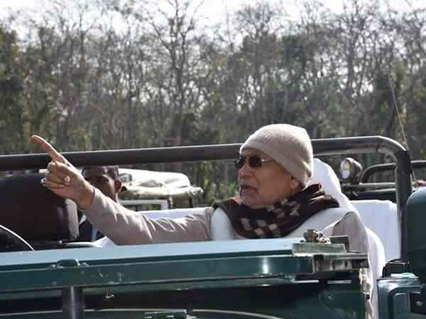 नाव में सवार होकर कहां जा रहे हैं बिहार के सीएम नीतीश कुमार, तस्वीरें नाव में सवार होकर कहां जा रहे हैं बिहार के सीएम नीतीश कुमार, तस्वीरें