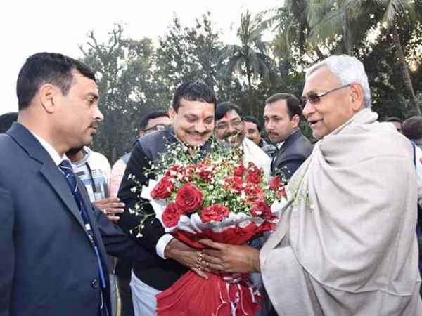 सीएम नीतीश का हैप्पी न्यू ईयर सीएम नीतीश का हैप्पी न्यू ईयर