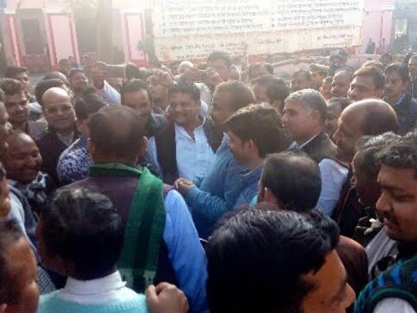 जलालाबाद विधानसभा सीट से दो प्रत्याशियों ने भरा पर्चा जलालाबाद विधानसभा सीट से दो प्रत्याशियों ने भरा पर्चा