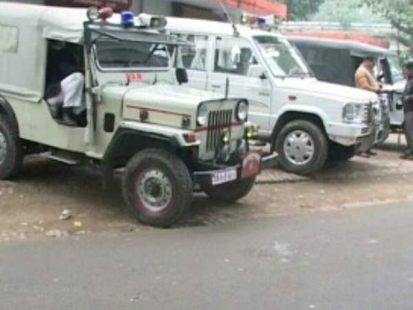 उत्तर प्रदेश: 'पुलिस-प्रशासन पर लाखों रुपए बकाया, विधानसभा चुनाव में नहीं देंगे पेट्रोल' उत्तर प्रदेश: 'पुलिस-प्रशासन पर लाखों रुपए बकाया, विधानसभा चुनाव में नहीं देंगे पेट्रोल'