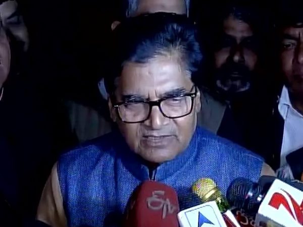 रामगोपाल यादव बोले-अखिलेश यादव की अगुवाई वाली समजावादी पार्टी असली, साइकिल चुनाव चिन्ह पर हमारा हक रामगोपाल यादव बोले-अखिलेश यादव की अगुवाई वाली समजावादी पार्टी असली, साइकिल चुनाव चिन्ह पर हमारा हक