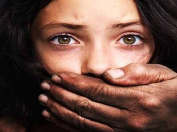 बरेली: भतीजे ने बुआ को गन्ने के खेत में ले जाकर किया रिश्ते को शर्मसार बरेली: भतीजे ने बुआ को गन्ने के खेत में ले जाकर किया रिश्ते को शर्मसार