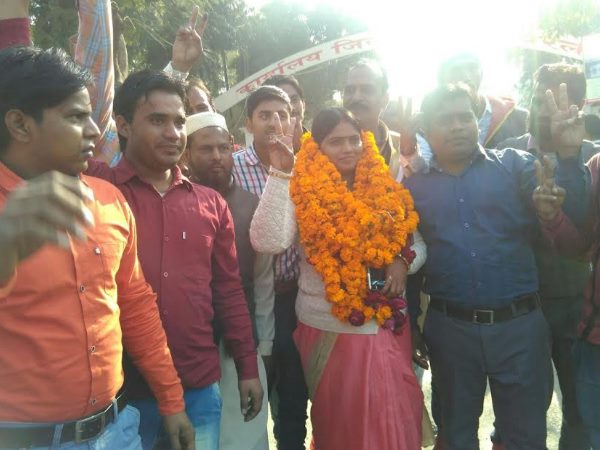 यूपी इलेक्शन: फरीदपुर के चुनावी मैदान में होगा भाभी और ननद का मुकाबला यूपी इलेक्शन: फरीदपुर के चुनावी मैदान में होगा भाभी और ननद का मुकाबला