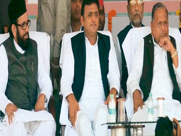 समाजावादी पार्टी नेता मुलायम सिंह को मिला तौकीर रजा का समर्थन, कहा- सब RSS की चाल समाजावादी पार्टी नेता मुलायम सिंह को मिला तौकीर रजा का समर्थन, कहा- सब RSS की चाल