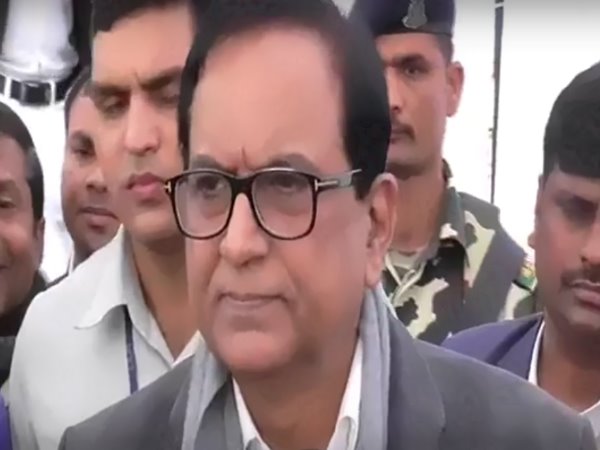 सतीश मिश्रा का बेतुका बयान- रोड शो नहीं, अपने लिए कब्र खोद रहे हैं राहुल-अखिलेश सतीश मिश्रा का बेतुका बयान- रोड शो नहीं, अपने लिए कब्र खोद रहे हैं राहुल-अखिलेश