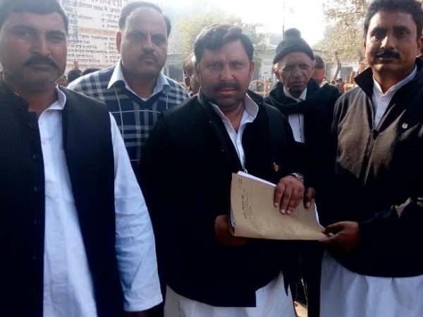 सपा से कटा टिकट तो प्रत्याशी ने किया निर्दलीय लड़ने का फैसला सपा से कटा टिकट तो प्रत्याशी ने किया निर्दलीय लड़ने का फैसला