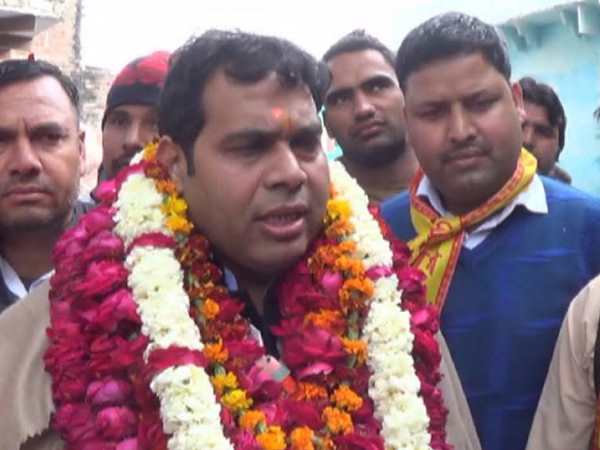 मथुरा: भाजपा के राष्ट्रीय सचिव श्रीकांत शर्मा के खिलाफ आचार संहिता उल्लंघन का केस दर्ज मथुरा: भाजपा के राष्ट्रीय सचिव श्रीकांत शर्मा के खिलाफ आचार संहिता उल्लंघन का केस दर्ज