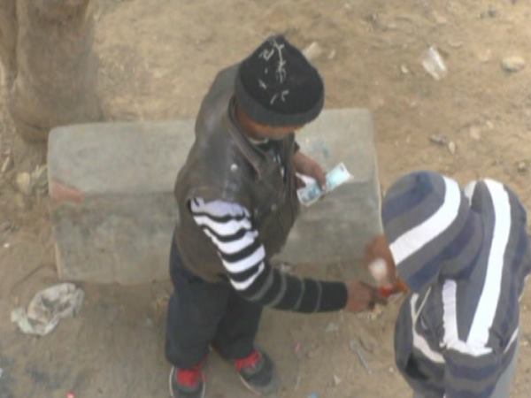 मथुरा में पुलिस दे रही मादक पदार्थों की अवैध बिक्री को शह, प्रतिबंधित इलाकों में भी बिक रही शराब मथुरा में पुलिस दे रही मादक पदार्थों की अवैध बिक्री को शह, प्रतिबंधित इलाकों में भी बिक रही शराब