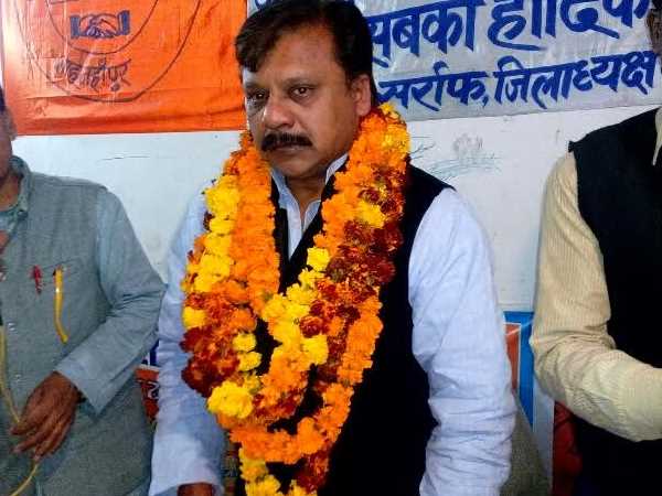 यूपी चुनाव: चेकिंग के नाम पर व्यापारियों को परेशान कर रही पुलिस यूपी चुनाव: चेकिंग के नाम पर व्यापारियों को परेशान कर रही पुलिस