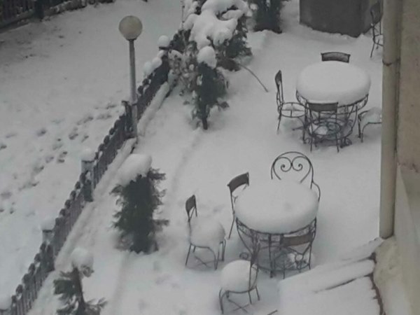 Shimla, Manali cut off after snow, traffic hampered, High Alert for Storm Shimla, Manali cut off after snow, traffic hampered, High Alert for Storm