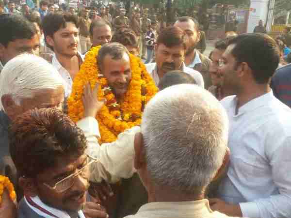 बगावत पर उतरे जिला पंचायत अध्यक्ष पति शिवकुमार