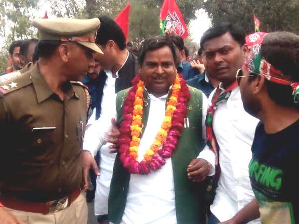 इतने असलहे और ये हैं वाहन
