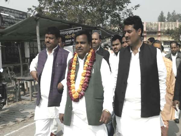 ये है गायत्री प्रजापति का राजनीतिक करियर