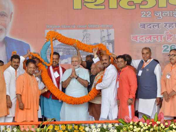 आदित्यनाथ गोरखपुर के पांच बार से लोकसभा सांसद हैं