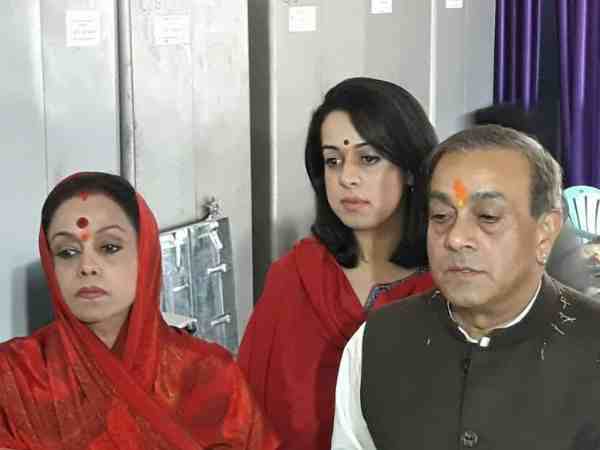 गायत्री पर लगाया भू माफिया को संरक्षण देने के आरोप