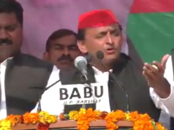 VIDEO:अखिलेश बोले, बुआ के चक्कर में मत आना वरना हाथी और बढ़े हो जाएंगे VIDEO:अखिलेश बोले, बुआ के चक्कर में मत आना वरना हाथी और बढ़े हो जाएंगे