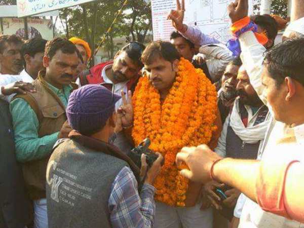 पार्टी ने टिकट काट दिया, चुनाव आयोग ने दिया पार्टी सिंबल पार्टी ने टिकट काट दिया, चुनाव आयोग ने दिया पार्टी सिंबल