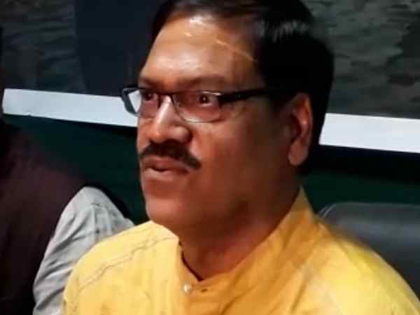 वाराणसी: 'अमित शाह के करीबी ने टिकट देने के लिए मांगे 1 करोड़ रुपए' वाराणसी: 'अमित शाह के करीबी ने टिकट देने के लिए मांगे 1 करोड़ रुपए'