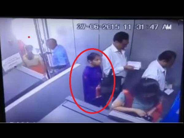 CCTV footage of woman robbing man in ATM goes viral! CCTV footage of woman robbing man in ATM goes viral!