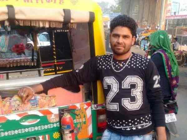 झांसी का यह ऑटो रिक्शा है वाई फाई युक्त, यात्री उठाते हैं इसका खूब लुफ्त झांसी का यह ऑटो रिक्शा है वाई फाई युक्त, यात्री उठाते हैं इसका खूब लुफ्त