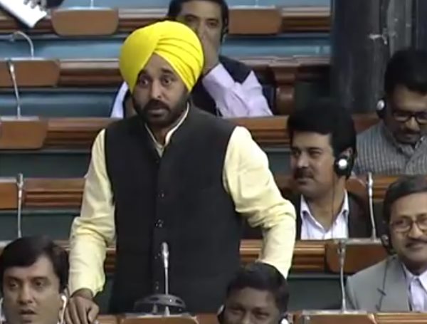बजट सत्र: जब घी पीने की जगह पीएम ने कुछ और पीने की बात कही तो भगवंत मान क्यों खड़े हुए? बजट सत्र: जब घी पीने की जगह पीएम ने कुछ और पीने की बात कही तो भगवंत मान क्यों खड़े हुए?