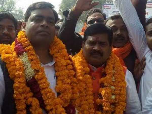 यूपी: चुनाव से पहले प्रतापगढ़ में हार से बचा भाजपा-अद गठबंधन, पढ़िए क्या हुआ? यूपी: चुनाव से पहले प्रतापगढ़ में हार से बचा भाजपा-अद गठबंधन, पढ़िए क्या हुआ?