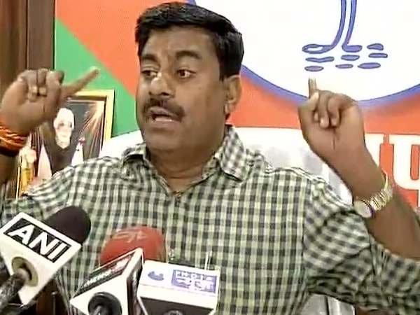 भाजपा विधायक बोले- सब्सिडी चाटने वाले किसान मरे हैं, असली नहीं मरता भाजपा विधायक बोले- सब्सिडी चाटने वाले किसान मरे हैं, असली नहीं मरता