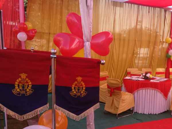 सेल्फी का मजा लेना चाहते हैं तो वोट दीजिए, आगरा में पुलिस ने बनाया मॉडल बूथ सेल्फी का मजा लेना चाहते हैं तो वोट दीजिए, आगरा में पुलिस ने बनाया मॉडल बूथ