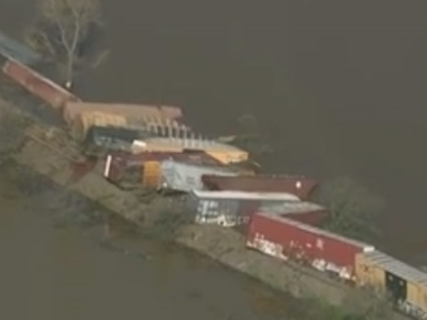 California: 22 Train Cars Plunge Into River California: 22 Train Cars Plunge Into River