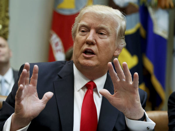 Trump administration considers mobilizing 100,000 National Guard troops to round up unauthorized immigrants Trump administration considers mobilizing 100,000 National Guard troops to round up unauthorized immigrants