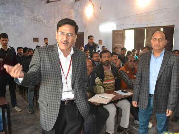 बहराइच: अनुपस्थित 31 मतदान कार्मिकों पर दर्ज होगी FIR, ट्रेनिंग के दौरान भी रहे लापरवाह बहराइच: अनुपस्थित 31 मतदान कार्मिकों पर दर्ज होगी FIR, ट्रेनिंग के दौरान भी रहे लापरवाह