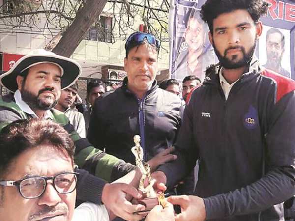 टी-20 मैच में मोहित अहलावत ने कैसे बना दिए 300 रन, जानिए असली सच टी-20 मैच में मोहित अहलावत ने कैसे बना दिए 300 रन, जानिए असली सच