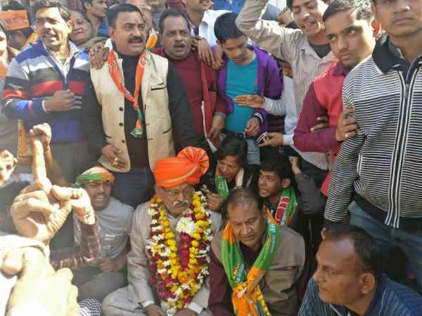 आगरा: भाजपा के कद्दावर नेता और प्रत्याशी जगन प्रसाद गर्ग पर जानलेवा हमला आगरा: भाजपा के कद्दावर नेता और प्रत्याशी जगन प्रसाद गर्ग पर जानलेवा हमला