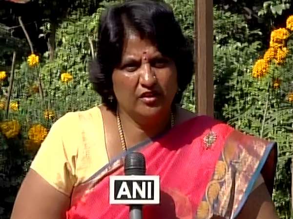 जयललिता की नर्स का खुलासा: अम्मा की मौत के पीछे नहीं है शशिकला का हाथ, दोनों थीं बेस्ट फ्रेंड जयललिता की नर्स का खुलासा: अम्मा की मौत के पीछे नहीं है शशिकला का हाथ, दोनों थीं बेस्ट फ्रेंड