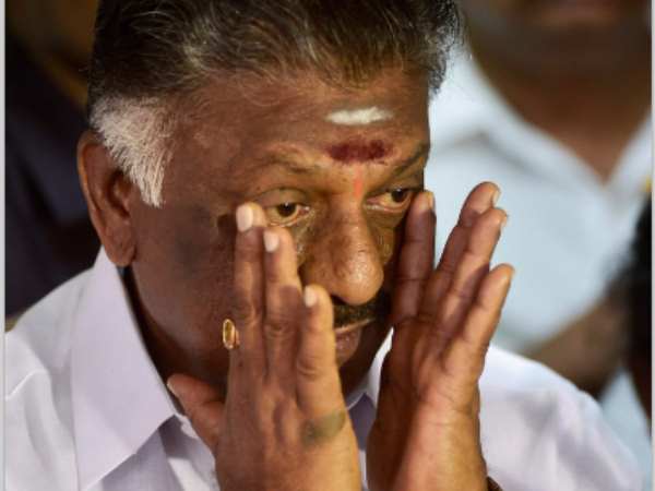 ई. पलानीसामी बने AIADMK विधायक दल के नए नेता, पन्नीरसेल्वम को पार्टी से बाहर निकाला ई. पलानीसामी बने AIADMK विधायक दल के नए नेता, पन्नीरसेल्वम को पार्टी से बाहर निकाला