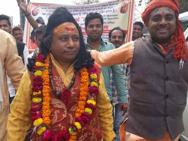 विधानसभा चुनाव में भाग्य आजमाने उतरे भगवान राम, देखिए VIDEO विधानसभा चुनाव में भाग्य आजमाने उतरे भगवान राम, देखिए VIDEO