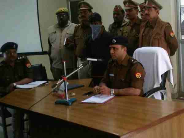 रायबरेली: 6 साल की मासूम से रेप, CCTV के जरिए पुलिस की गिरफ्त में आया आरोपी रायबरेली: 6 साल की मासूम से रेप, CCTV के जरिए पुलिस की गिरफ्त में आया आरोपी