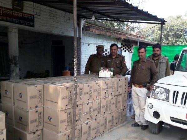 कानपुर: बसपा नेता के ठिकाने से अंग्रेजी शराब का जखीरा बरामद कानपुर: बसपा नेता के ठिकाने से अंग्रेजी शराब का जखीरा बरामद