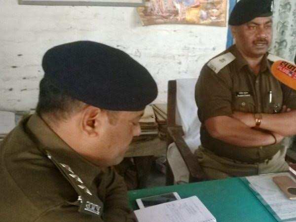 कानपुर: बसपा नेता के ठिकाने से अंग्रेजी शराब का जखीरा बरामद कानपुर: बसपा नेता के ठिकाने से अंग्रेजी शराब का जखीरा बरामद
