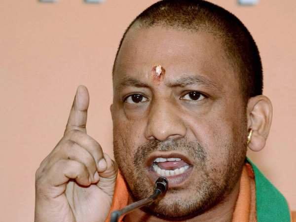 योगी आदित्यनाथ प्रशासनिक अधिकारियों से निपटने में सक्षम