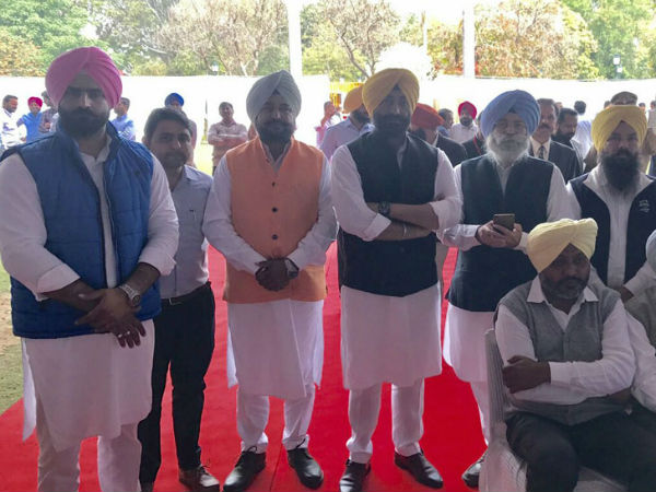 AAP alleges shabby treatment at Amarinder’s swearing-in: ‘Not even given seats’ AAP alleges shabby treatment at Amarinder’s swearing-in: ‘Not even given seats’