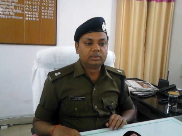 पड़ोसी के घर गई महिला नहीं लौटी, खेत में मिली अर्द्धनग्न लाश पड़ोसी के घर गई महिला नहीं लौटी, खेत में मिली अर्द्धनग्न लाश