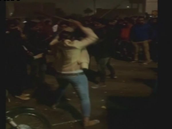 girl thrashed molesters girl thrashed molesters