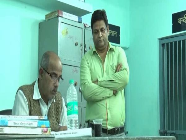 मेरठ: पत्नी को गोली मारकर फरार चल रहे बीजेपी नेता कुलदीप तोमर गिरफ्तार मेरठ: पत्नी को गोली मारकर फरार चल रहे बीजेपी नेता कुलदीप तोमर गिरफ्तार