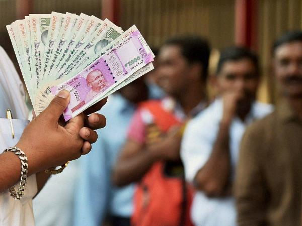 नोटबंदी के बाद सरकार को अघोषित आय पर मिला 6000 करोड़ रुपए का टैक्स नोटबंदी के बाद सरकार को अघोषित आय पर मिला 6000 करोड़ रुपए का टैक्स
