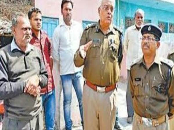 खेत में पानी छोड़ने का विवाद बना पिता-पुत्र की मौत की वजह, घर में घुसकर की गई हत्या खेत में पानी छोड़ने का विवाद बना पिता-पुत्र की मौत की वजह, घर में घुसकर की गई हत्या