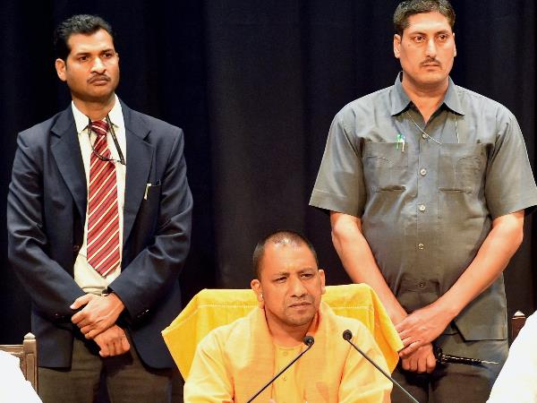 शाम 5 बजे लोकभवन में बैठक