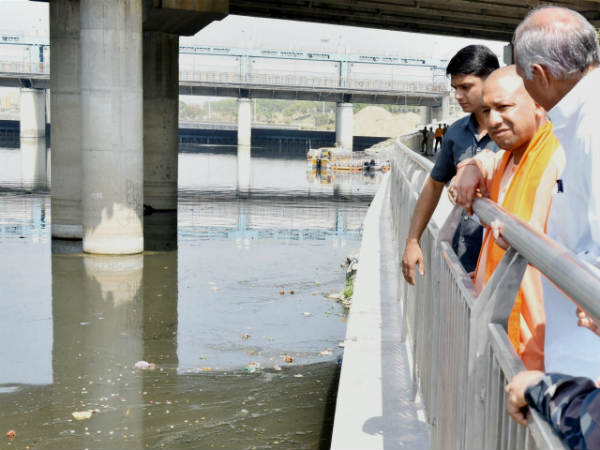 रिवर फ्रंट पर योगी का डंडा