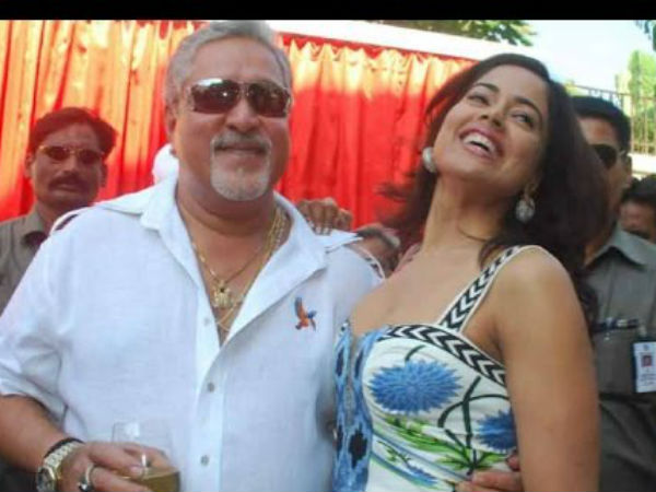 बॉलीवुड हसीनाओं को गले लगाते दिखते